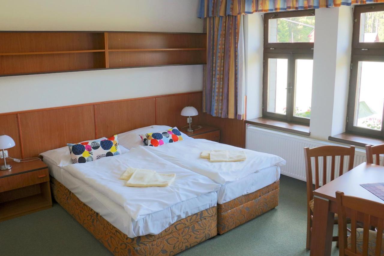 Hotel Maredis Kořenov Eksteriør bilde