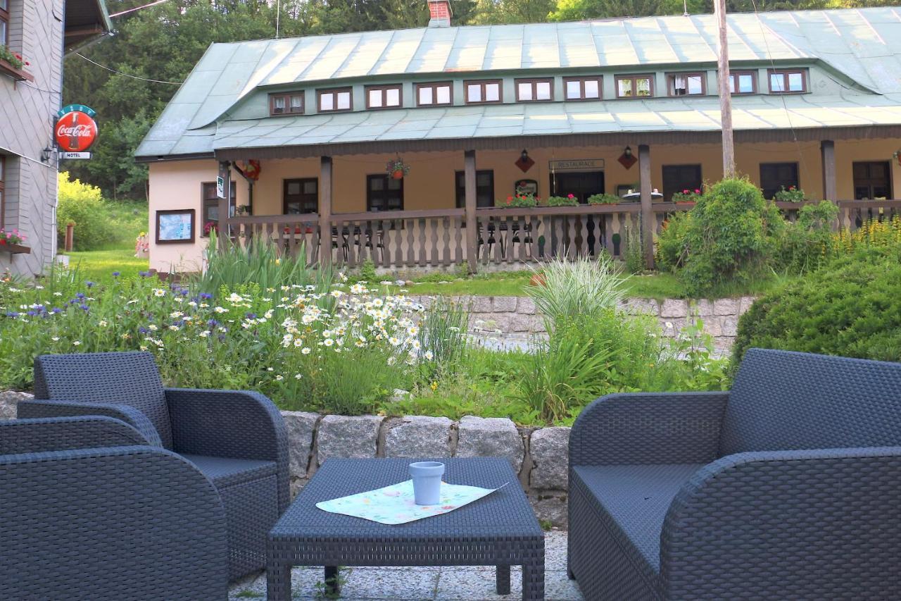 Hotel Maredis Kořenov Eksteriør bilde