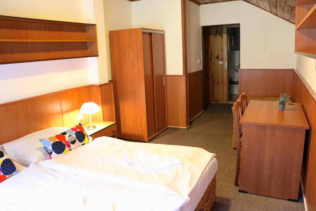 Hotel Maredis Kořenov Eksteriør bilde