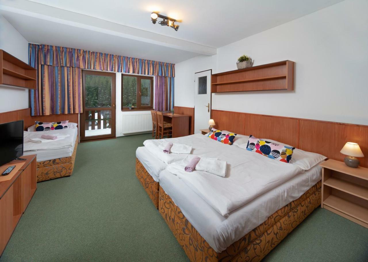 Hotel Maredis Kořenov Eksteriør bilde