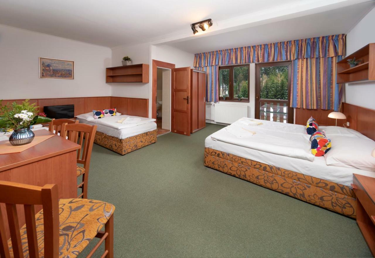 Hotel Maredis Kořenov Eksteriør bilde